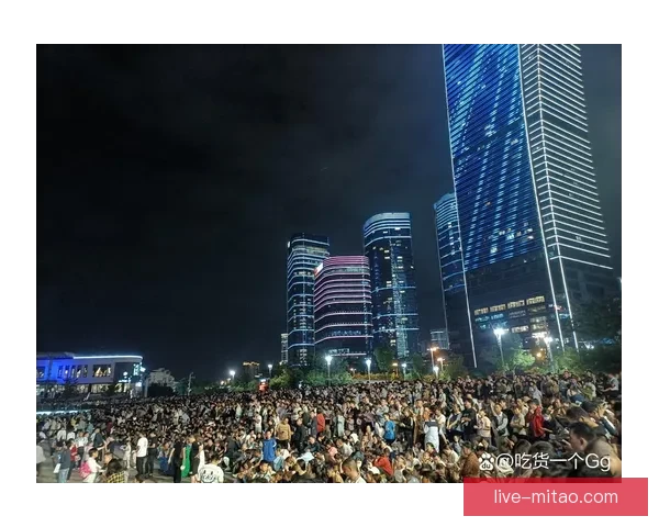 伊人直播app：点亮你的夜晚，点燃你的生活